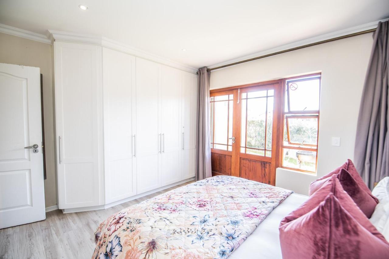 Six Whale Rock Gardens With Back Up Power For Load Shedding Plettenberg Bay Exterior foto